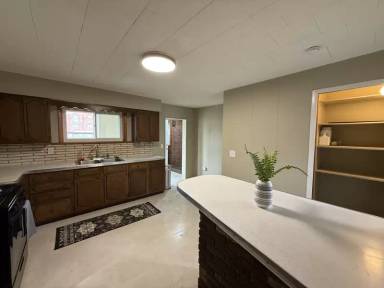 Main picture of 734 W Long Ave