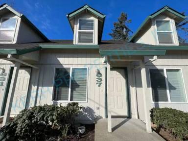 Main picture of 905 NE 94th Ave