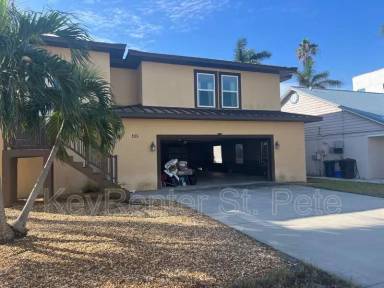 Main picture of 135 174th Terrace Dr E