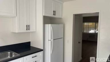 Main picture of 3720 Motor Ave