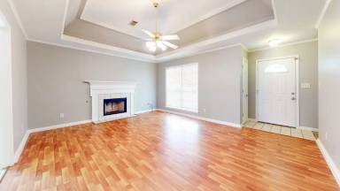 Main picture of 120 Spring Hollow Dr