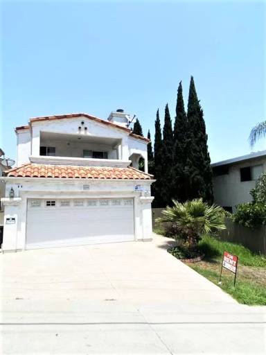 Main picture of 684 W 23rd St