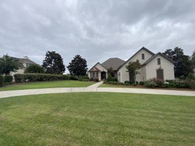 Main picture of 195 Bridgewater Dr