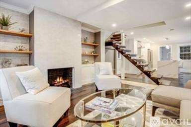 Main picture of 36 Joy St