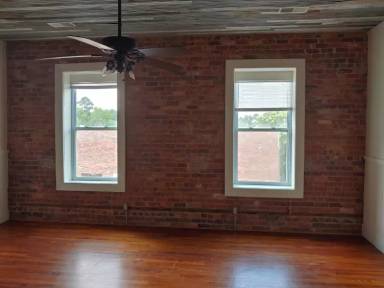 Main picture of 1037 S Jones St