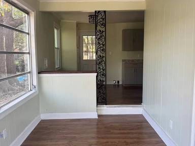Main picture of 906 Central Ave