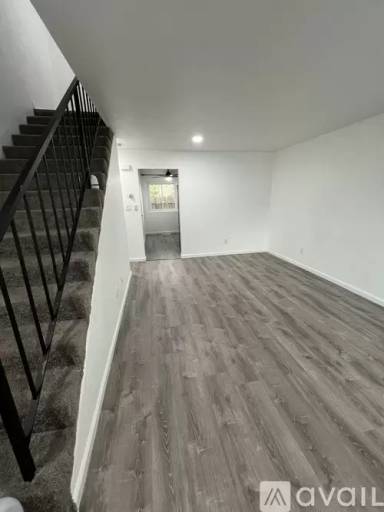 Main picture of 1424 E 9th St