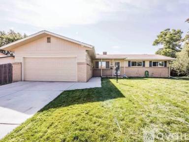 Main picture of 2380 E Kettle Ave