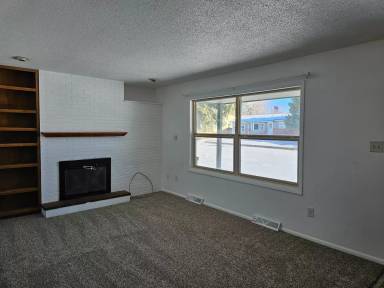 Main picture of 5002 Pineridge Ave