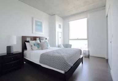 Main picture of 606 W Division St