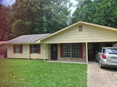 Main picture of 5629 Queen Mary Ln