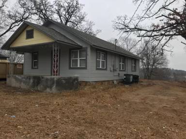 Main picture of 1039 Valley Dr