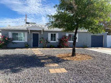 Main picture of 3536 E Amelia Ave