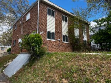 Main picture of 4930 Eads Pl NE