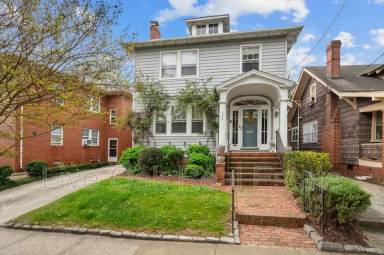 Main picture of 909 Harrington Ave
