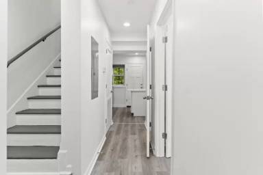 Main picture of 1452 Smith Pl SE
