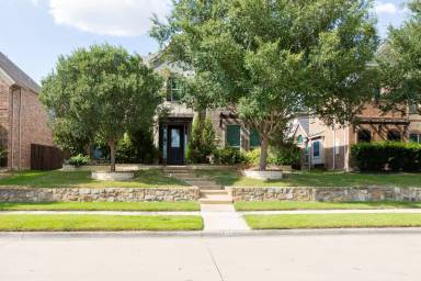 Main picture of 1506 N Greenville Ave