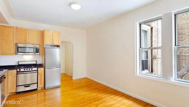 Main picture of 117 W 13th St