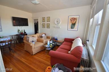 Main picture of 1626 Commonwealth Ave