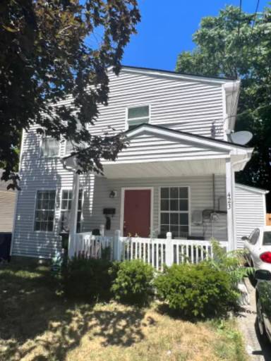 Main picture of 423 Hawkins Ave