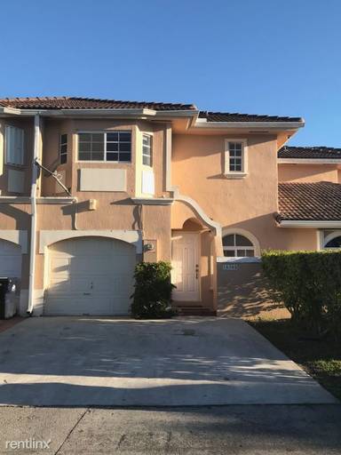 Main picture of 15305 SW 36th Ter