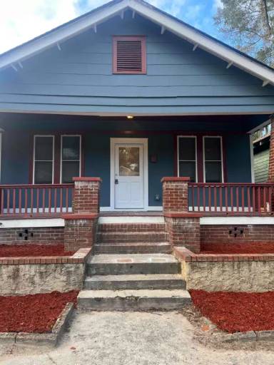 Main picture of 823 W 39th St