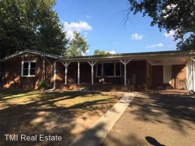 Main picture of 1399 Franklin Rd