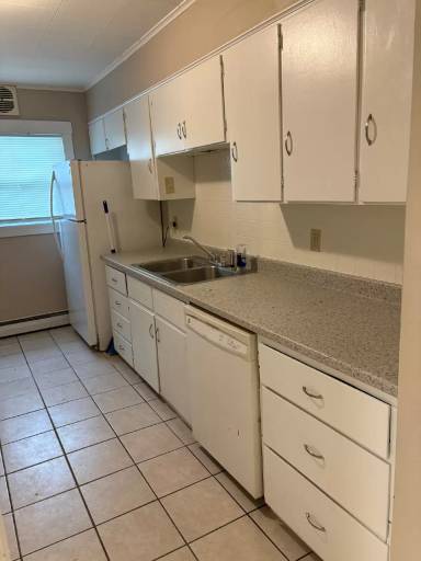 Main picture of 590 Goebel St