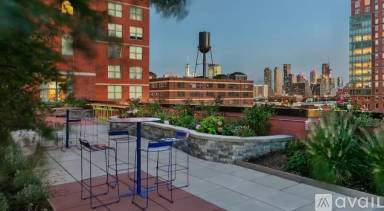Main picture of 305 Coles St