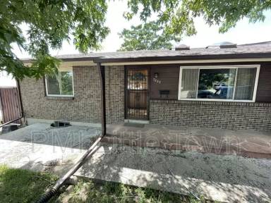 Main picture of 7893 Greenwood Blvd