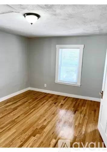 Main picture of 1 Oak St
