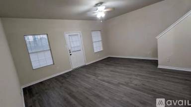 Main picture of 7815 Kingsbury Wood