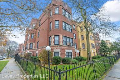 Main picture of 8001-03 S. Champlain Avenue