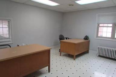 Main picture of 34 W King St