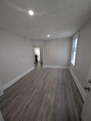 Main picture of 195 Lehigh Ave