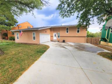 Main picture of 1896 Camino Manzana