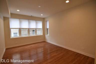 Main picture of 1742 W Touhy Ave