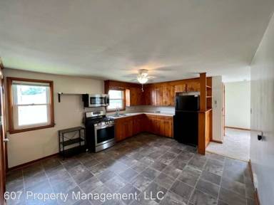 Main picture of 3233 Wayne St