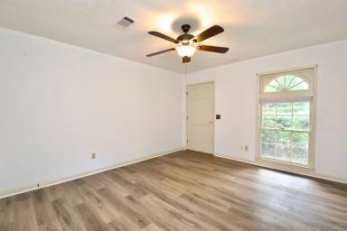 Main picture of 1109 Drew Ln