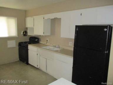 Main picture of 4077 Columbus St