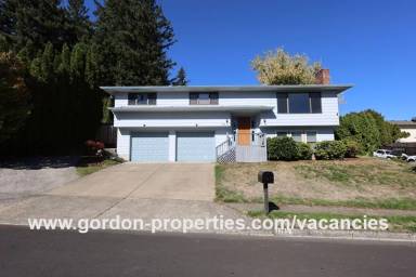 Main picture of 1185 NE 27th St