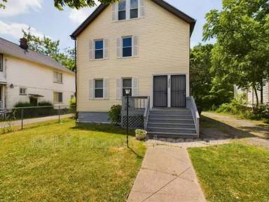 Main picture of 3552 E 138th St