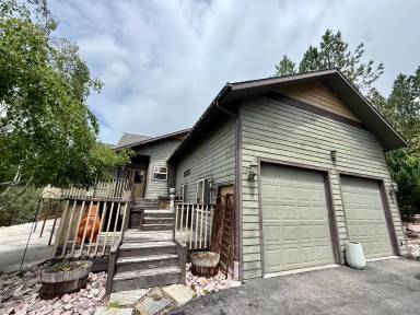 Main picture of 15284 Savik Ln