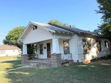 Main picture of 821 W Highland Ave