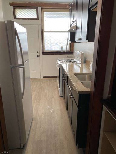 Main picture of 5611 S Michigan Ave