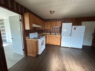 Main picture of 1120 N Main Ave
