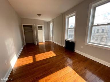 Main picture of 330 50th St Apartments