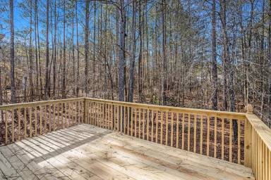 Main picture of 210 Grove Pointe Dr