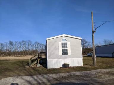 Main picture of 2440 W Card Rd