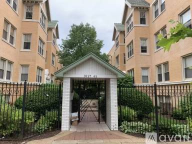 Main picture of 3127 W Palmer Blvd